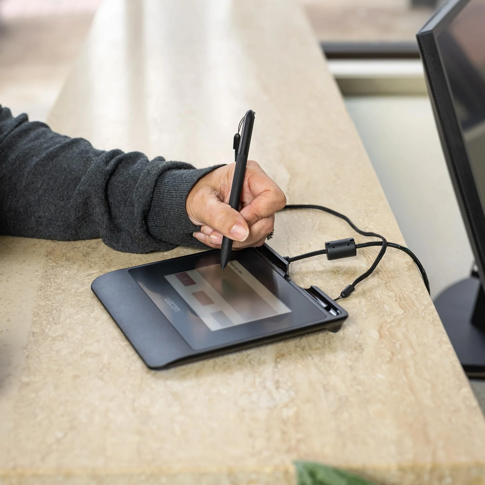Wacom Zestaw podpisów z 5-calowym odblaskowym kolorowym wyświetlaczem LCD STU-540 Pad & sign pro PDF dla Windows